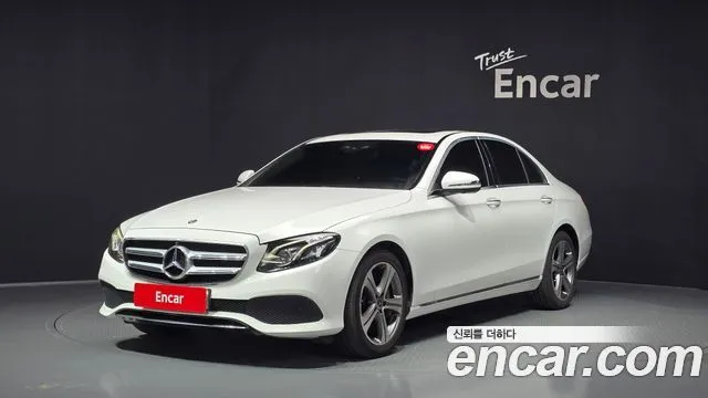 Mercedes-Benz E-Class E300 4MATIC Avnatgarde