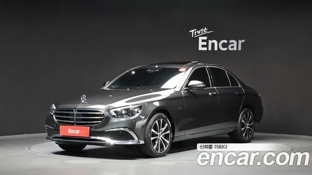 Mercedes-Benz E-Class E300e 4MATIC Exclusive