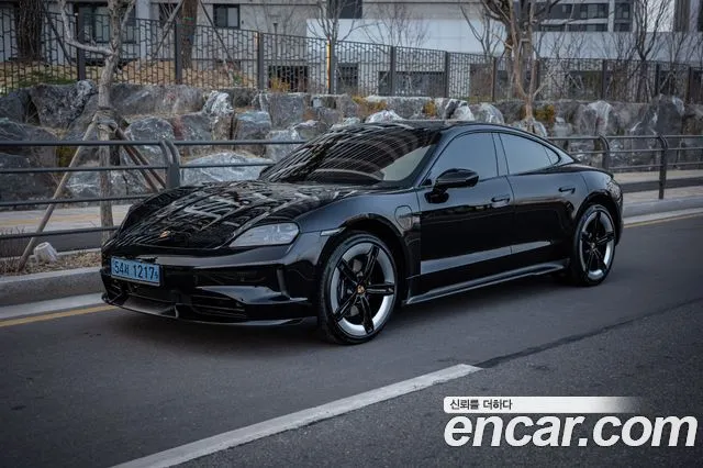 Porsche Taycan Base 4