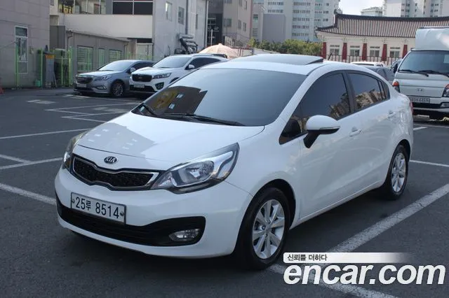 Kia pride 1.4 MPI Sedan