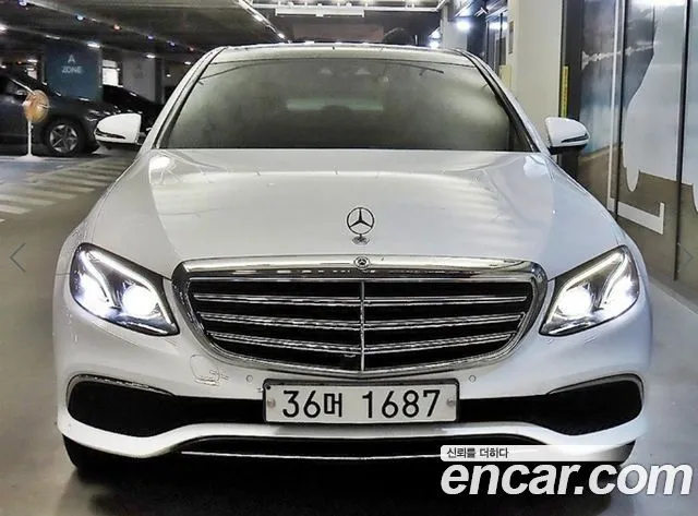 Mercedes-Benz E-Class E300 4MATIC Exclusive