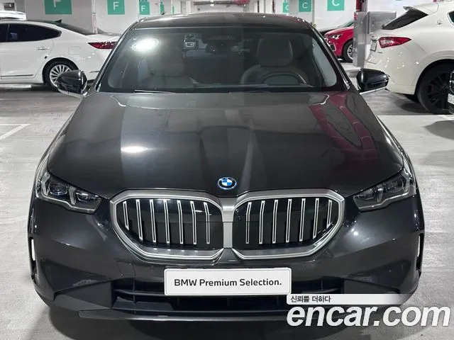 BMW 5-Series 530e