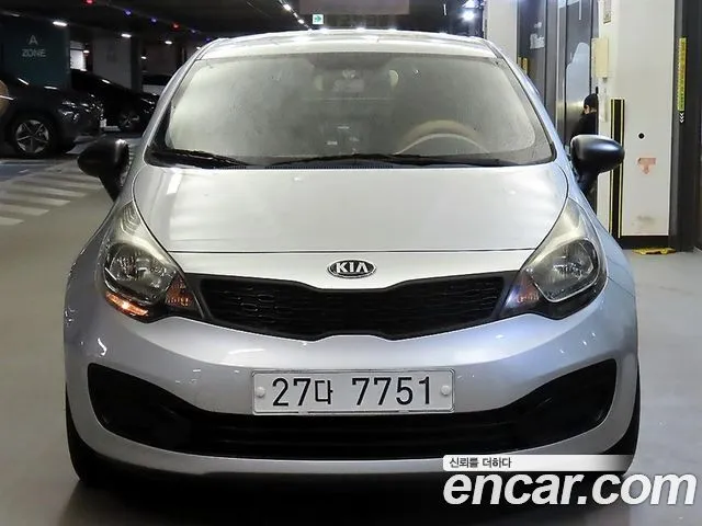 Kia pride 1.4 MPI Sedan