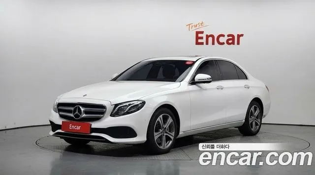Mercedes-Benz E-Class E300 4MATIC Avnatgarde