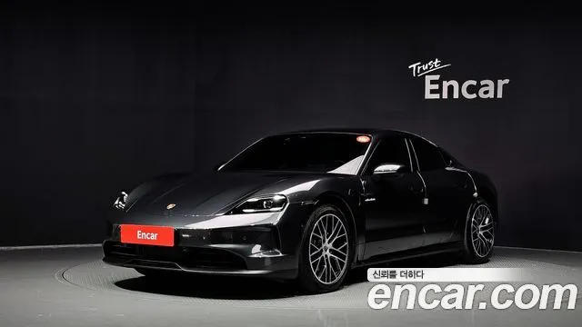 Porsche Taycan Base