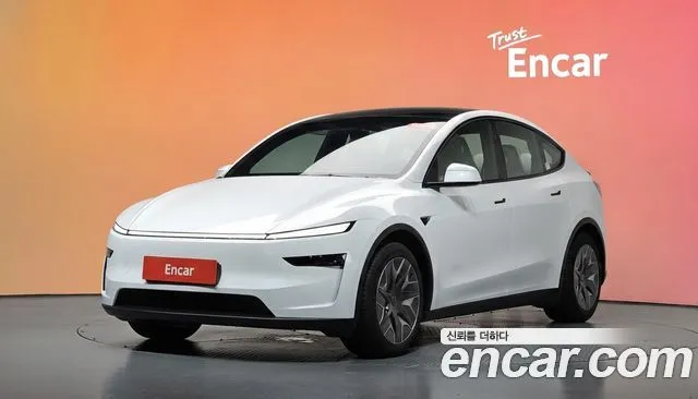 Tesla Model Y L Long Range AWD