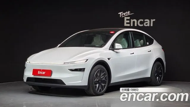 Tesla Model Y L Long Range AWD