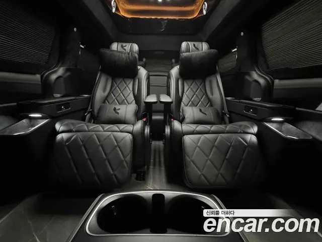 Kia Canival HEV 9-Seater Hi-Limousine