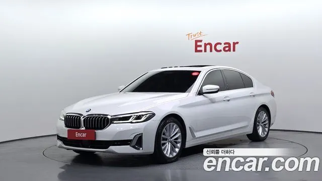 BMW 5-Series 520i Luxury