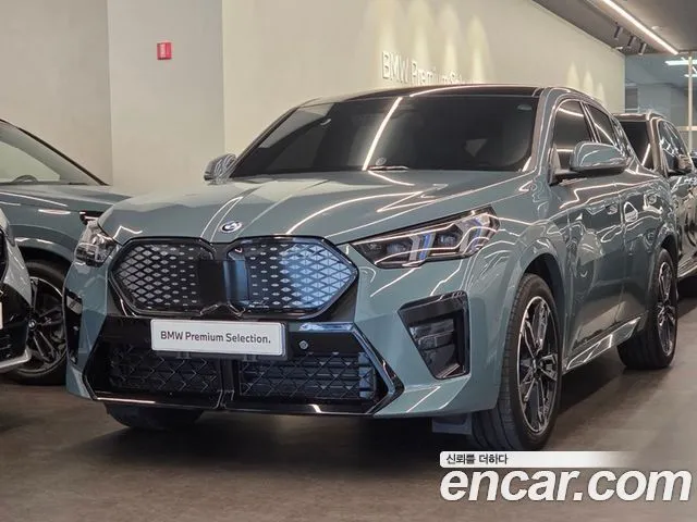 BMW iX2 eDrive 20 M Sport