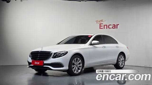 Mercedes-Benz E-Class E300 4MATIC Exclusive