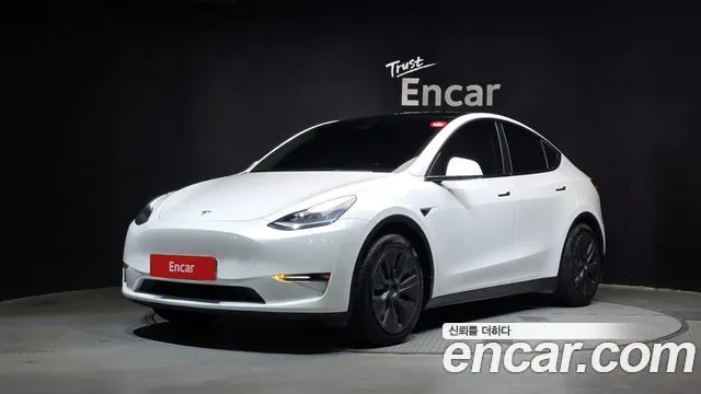 Tesla Model Y Standard Range RWD