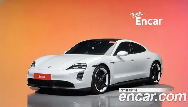 Porsche Taycan Base