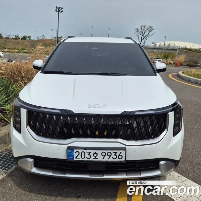 Kia Canival HEV 9 seater Prestige