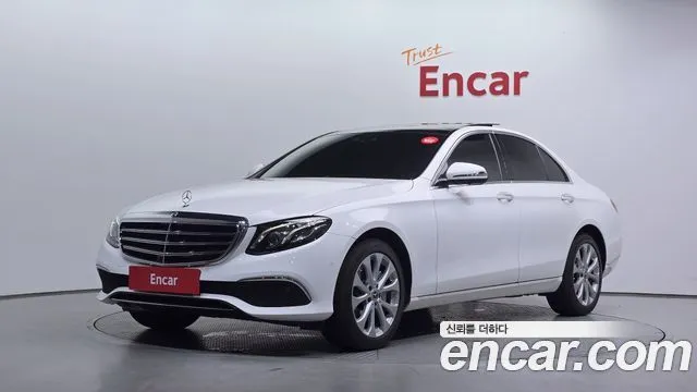 Mercedes-Benz E-Class E300 4MATIC Exclusive
