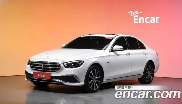 Mercedes-Benz E-Class E300e 4MATIC Exclusive