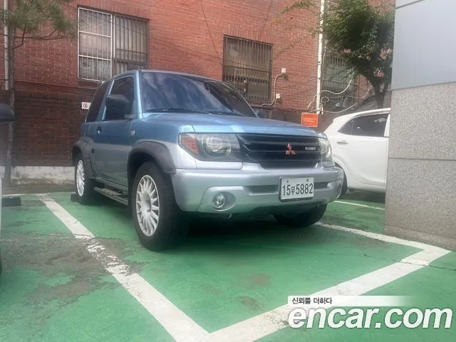 Mitsubishi Pajero iO
