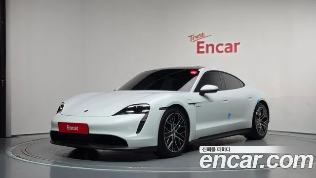 Porsche Taycan Base