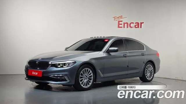 BMW 5-Series 520i Luxury
