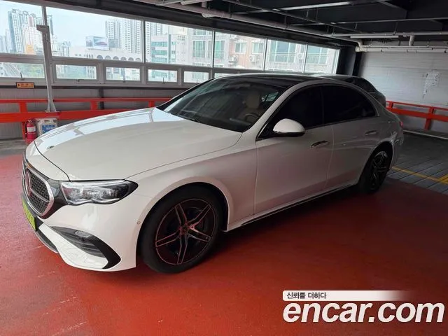 Mercedes-Benz E-Class E300 4MATIC AMG Line