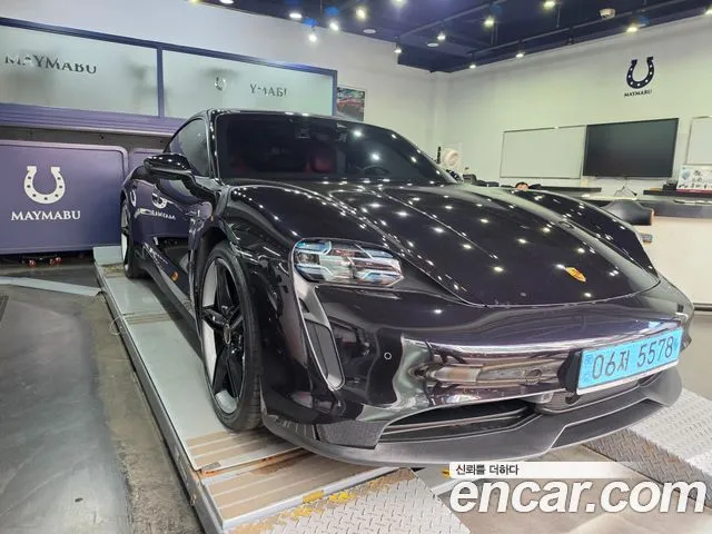 Porsche Taycan Base