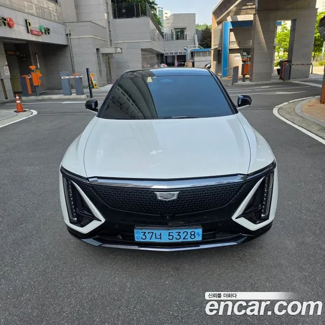 Cadillac Lyriq Sport