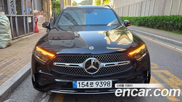 Mercedes-Benz GLC-Class GLC300 4MATIC AMG Line