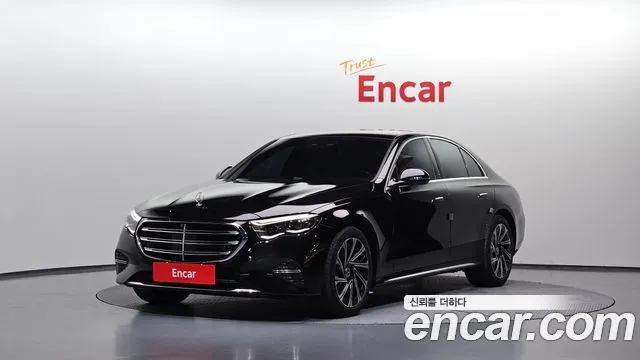 Mercedes-Benz E-Class E300 4MATIC Exclusive