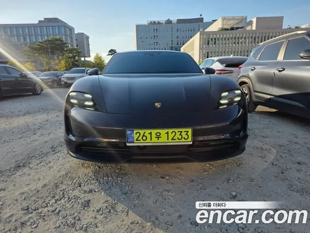 Porsche Taycan 4S