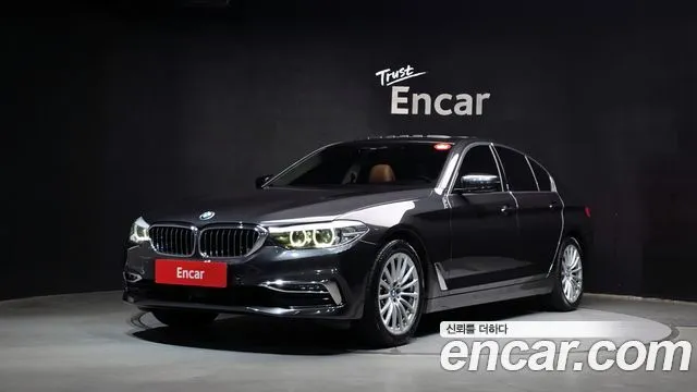 BMW 5-Series 520i Luxury