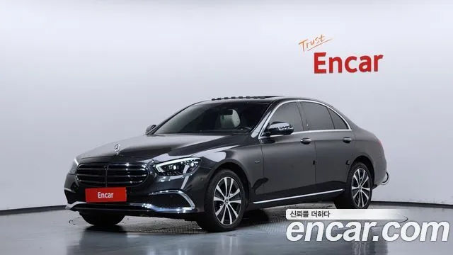 Mercedes-Benz E-Class E300e 4MATIC Exclusive