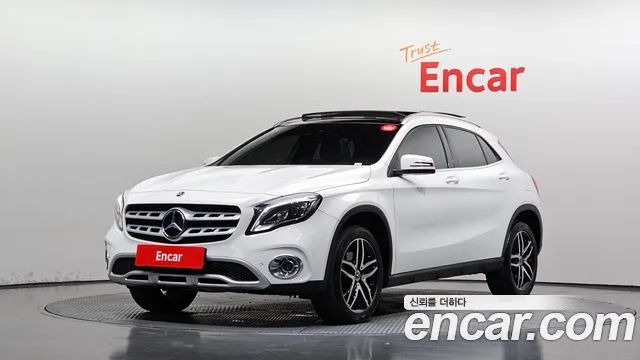 Mercedes-Benz GLA-Class GLA220 Premium
