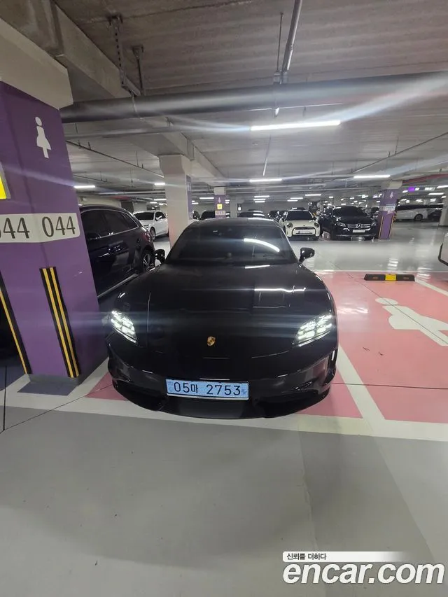 Porsche Taycan GTS