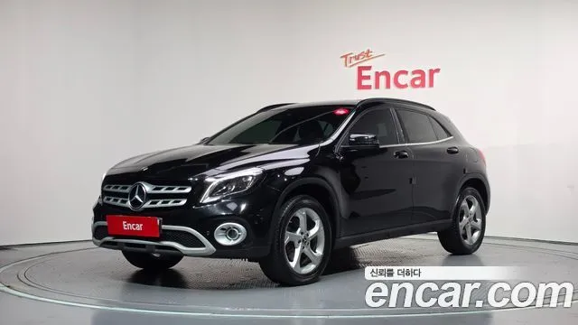 Mercedes-Benz GLA-Class GLA220