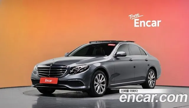 Mercedes-Benz E-Class E300 4MATIC Exclusive