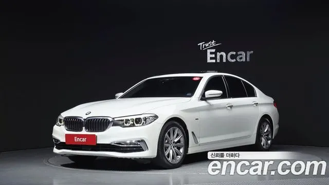 BMW 5-Series 520i Luxury