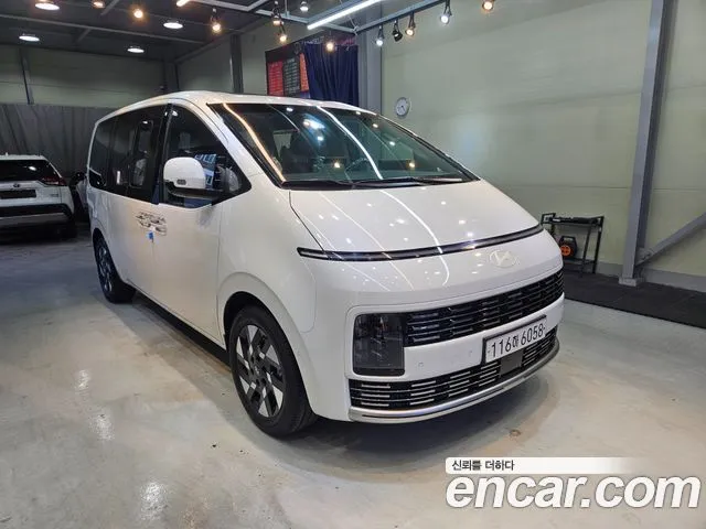 Hyundai Staria HEV 1.6T Lounge 7-Seater