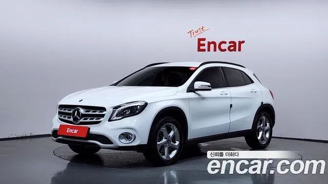Mercedes-Benz GLA-Class GLA220