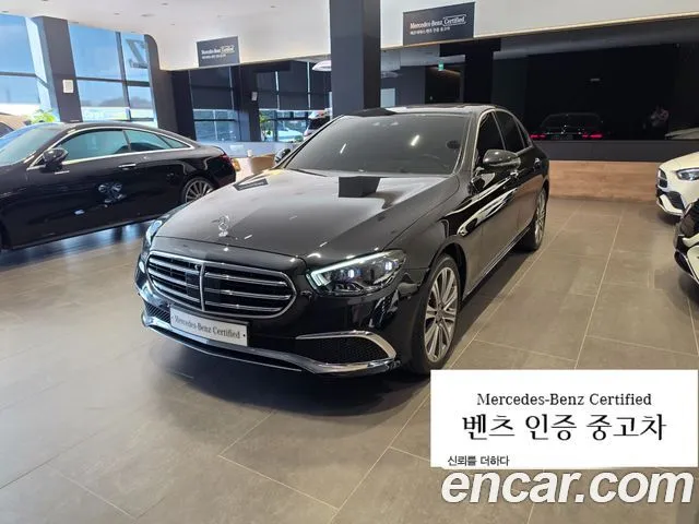 Mercedes-Benz E-Class E300e 4MATIC Exclusive