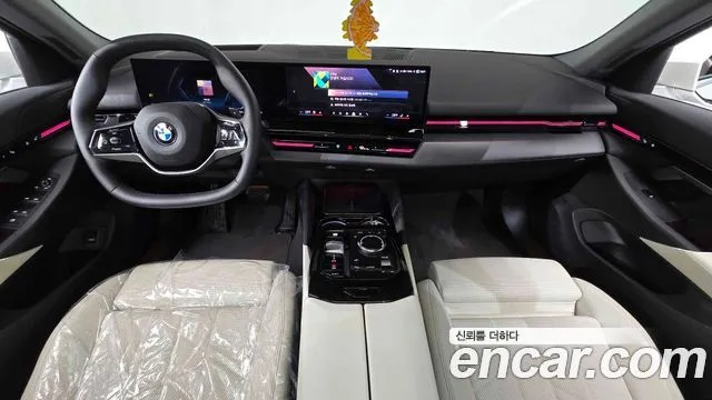 BMW 5-Series 520i
