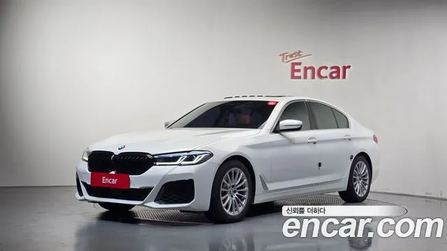 BMW 5-Series 520i Luxury