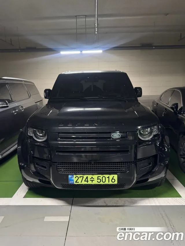 Land Rover Defender 110 P300 X-Dynamic SE