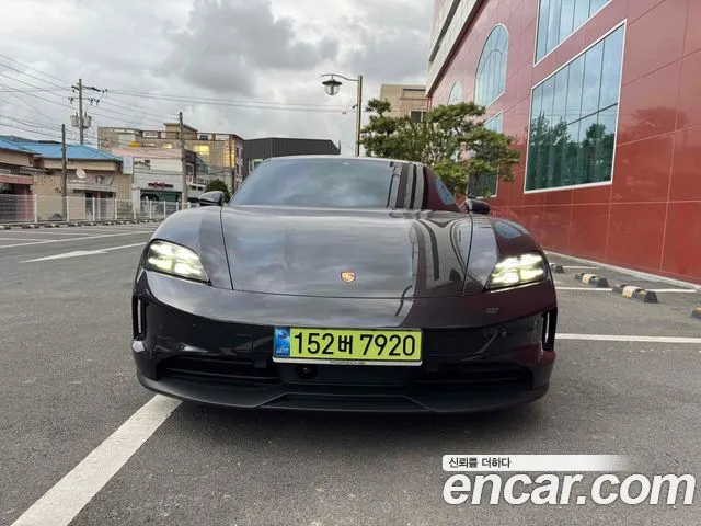 Porsche Taycan 4S