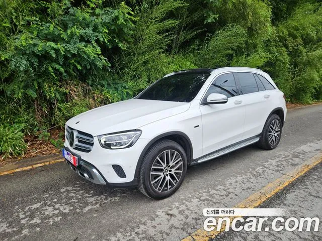Mercedes-Benz GLC-Class GLC300e 4MATIC