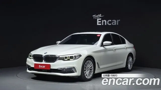 BMW 5-Series 520i Luxury