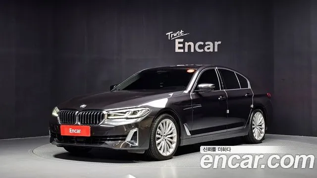 BMW 5-Series 530i xDrive Luxury