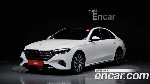 Mercedes-Benz E-Class E300 4MATIC Exclusive