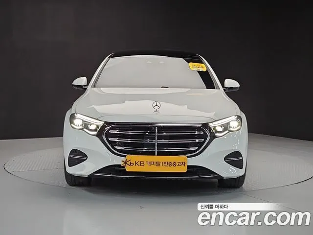 Mercedes-Benz E-Class E300 4MATIC Exclusive
