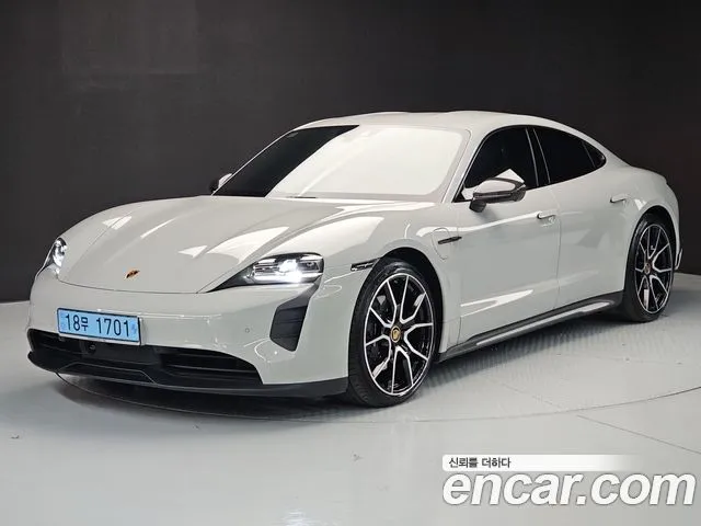 Porsche Taycan Base