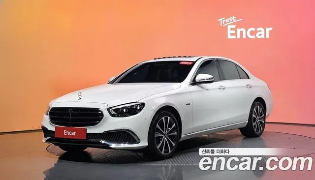 Mercedes-Benz E-Class E300e 4MATIC Exclusive